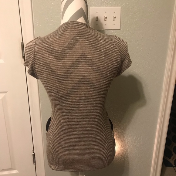 Striped tee - v-neck& faux belt trim. - Picture 5 of 6